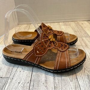 Clarks Leisa Lolly Sandals Brown Leather Open Toe Slides 6M Beaded Eyelets